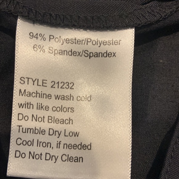 Black golf shorts. Super comfy. Light breathable material. Mint condition - Picture 5 of 5